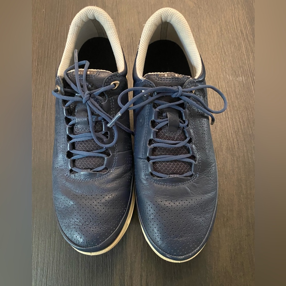 Ecco Women's Navy Leather Sneakers